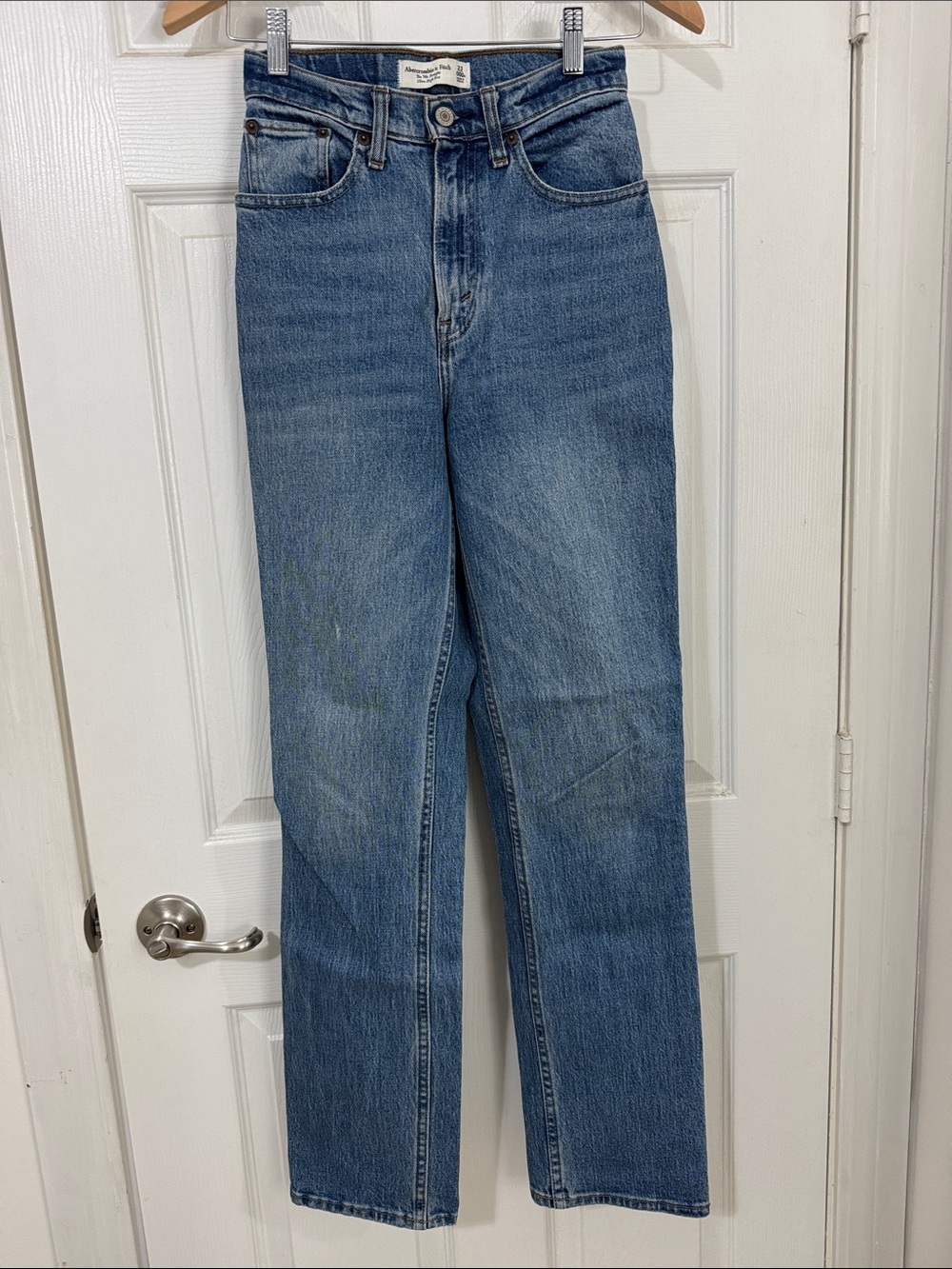 Abercrombie 90’s Straight High Rise Jeans